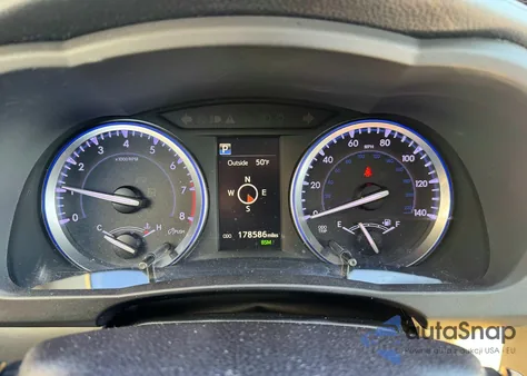 2018 Toyota Highlander Xle z USA, uszkodzony, nr VIN 5TDJZRFH2JS823121